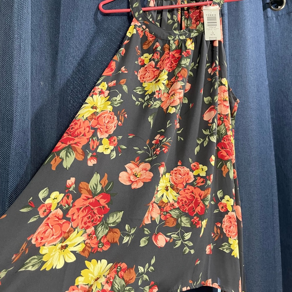 NWT Torrid shark bite tank blouse Size 1